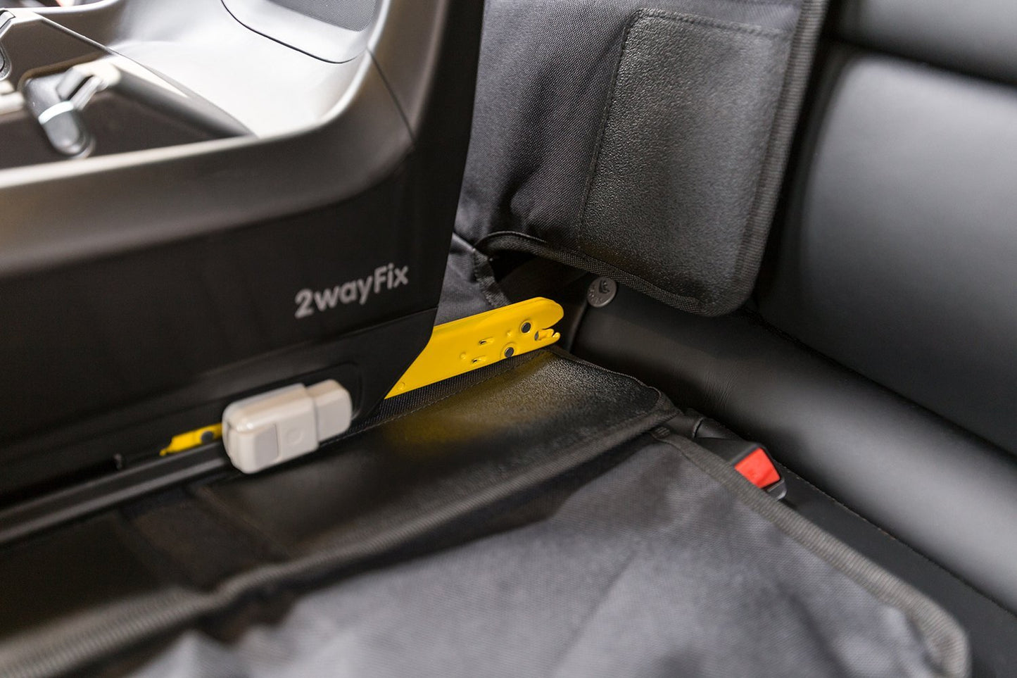 HerzensKind® Kindersitzunterlage Auto – Rutschfester & wasserabweisender Sitzschoner Auto Kindersitz mit ISOFIX – Universell passend für Leder- & Stoffsitze